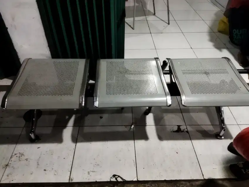 Kursi ruang tunggu