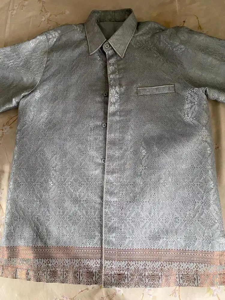 Kemeja pria motif songket