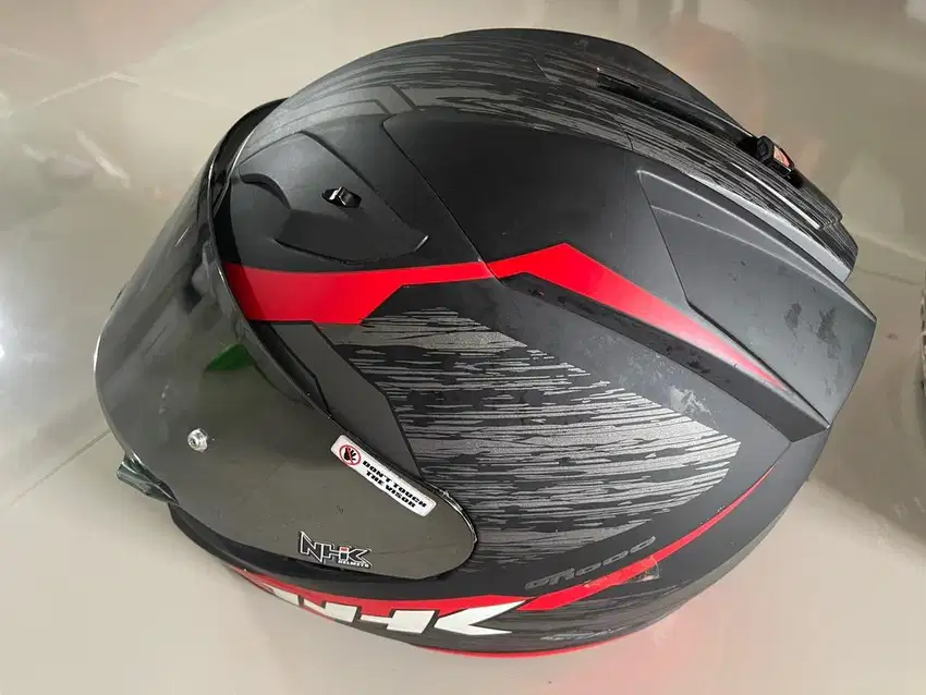 Helm Gp 1000 dan Helm GM