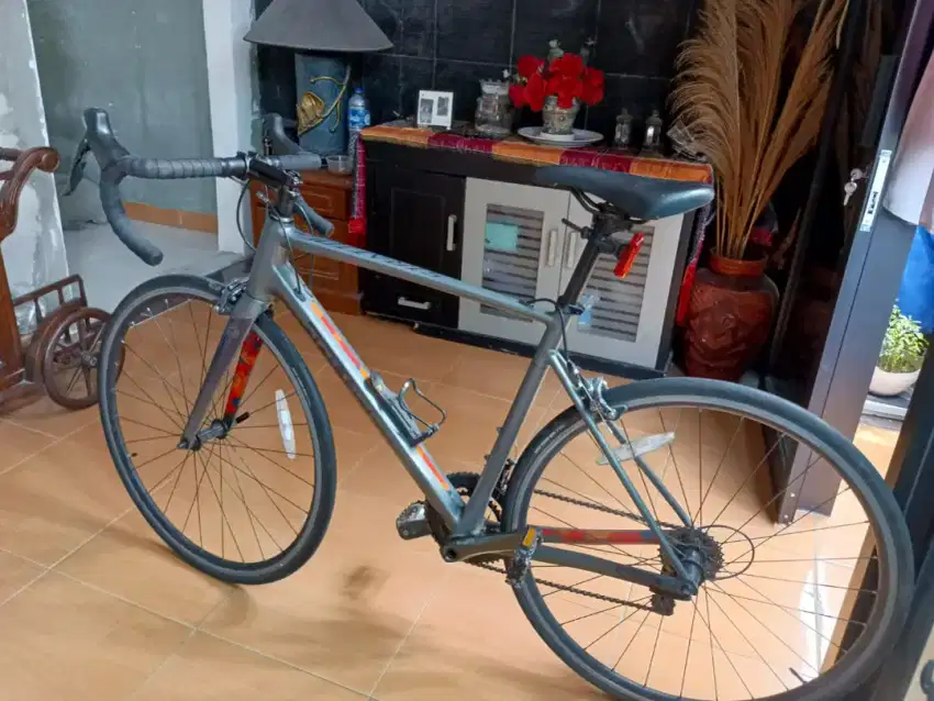 Sepeda Polygon Stratos S4 2023 Size L, Ori full set, kondisi mulus