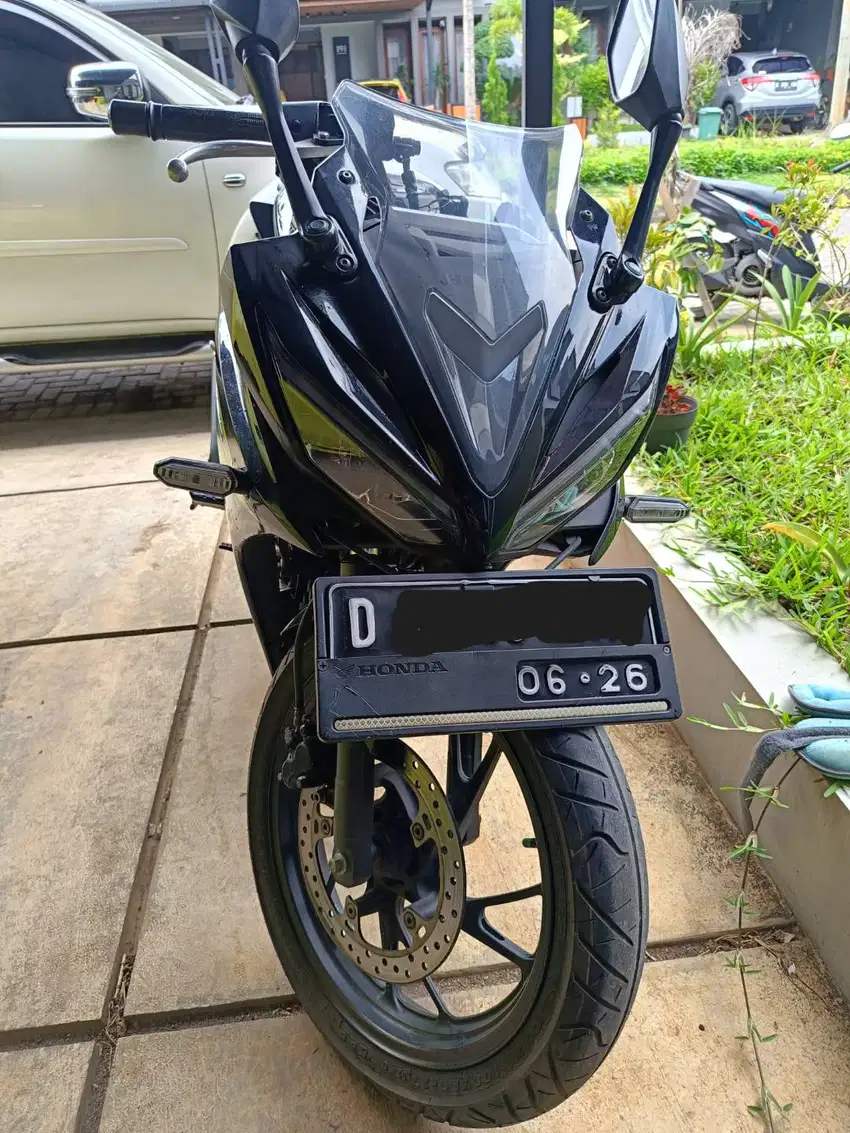 JUAL CEPAT HONDA CBR 150R (FACELIFT) TAHUN 2016 MULUS