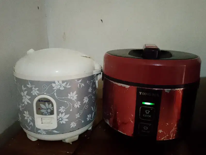 Preloved magic com 2 buah harga Rp 250.000 kondisi sangat baik