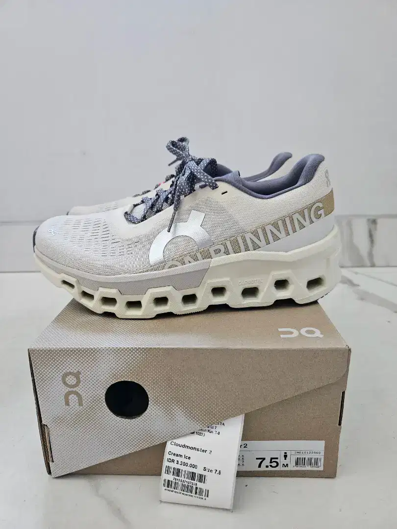 On cloud monsters 2 cream ice size 40.5