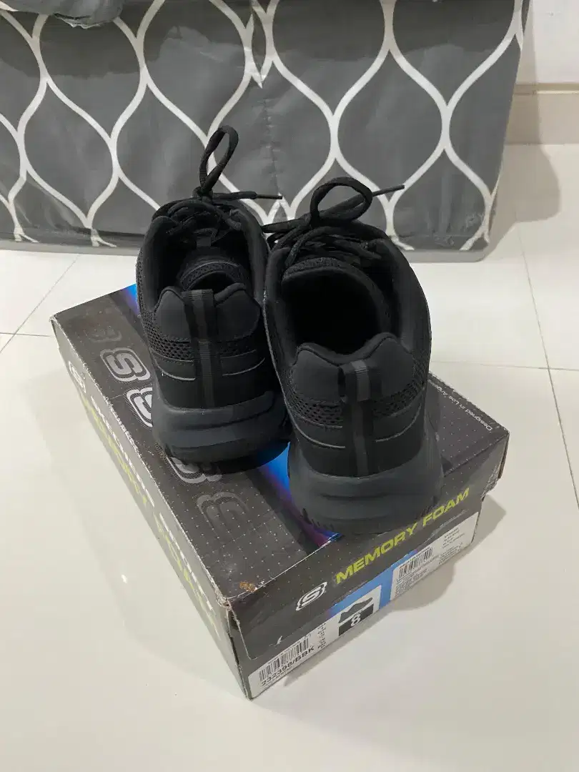 Sepatu Skechers Track-Syntac