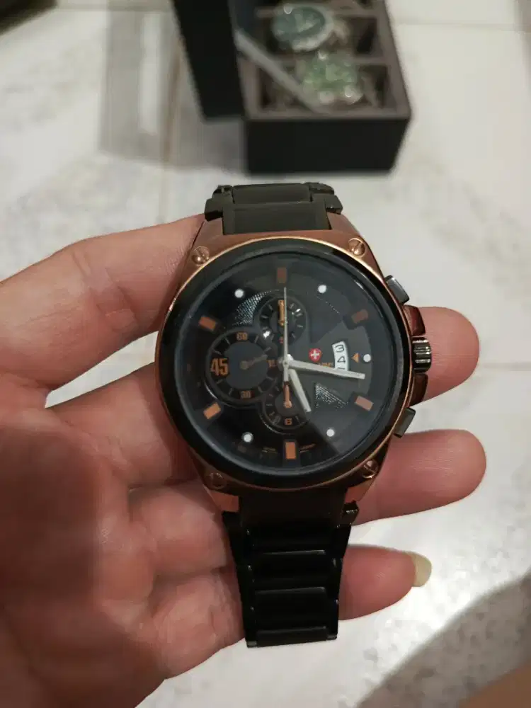 Jam tangan swiss army