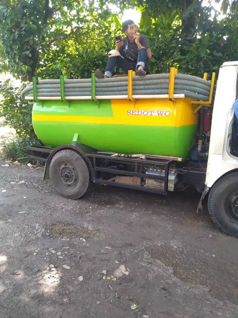Sedot wc penuh mampet