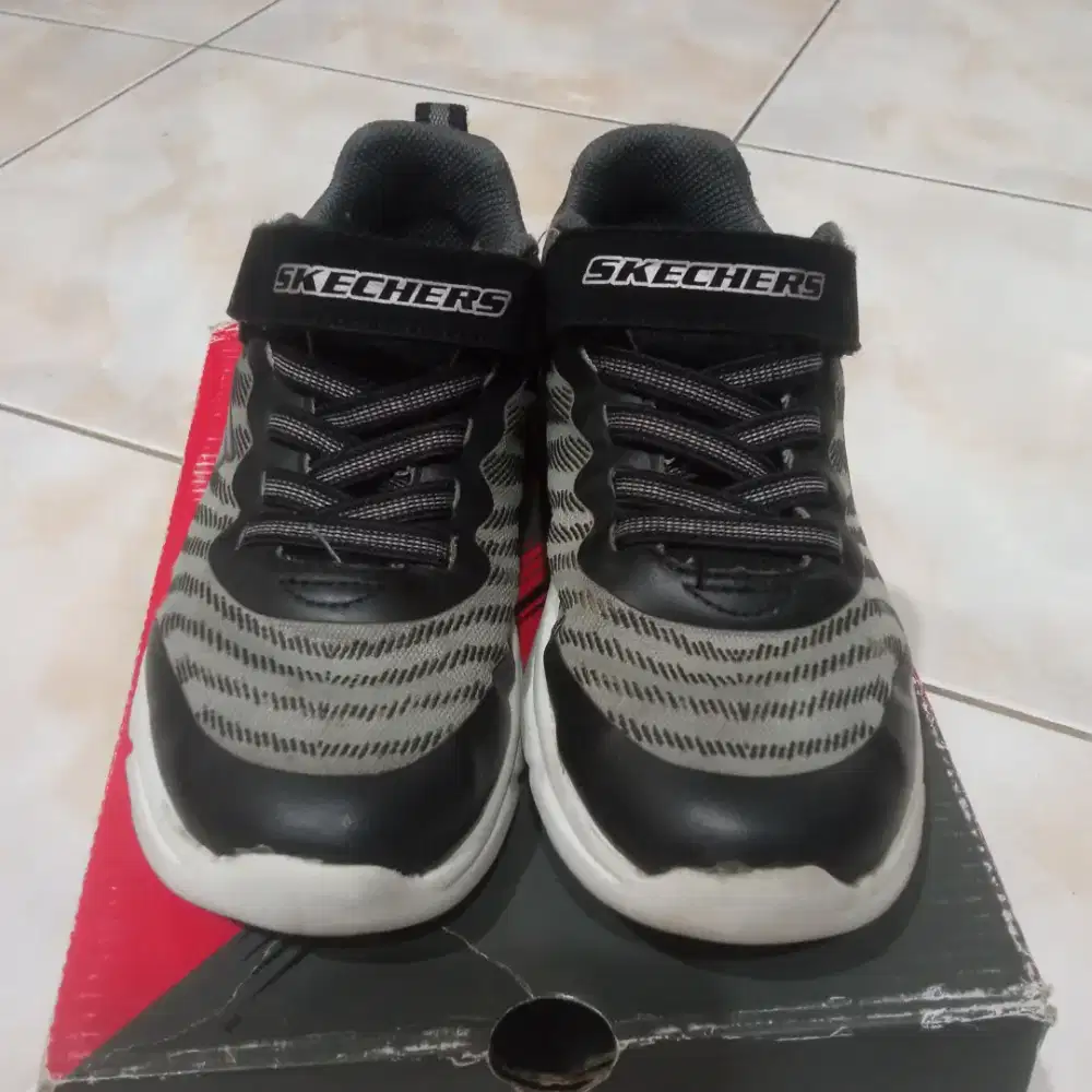 Sepatu anak Skechers ori