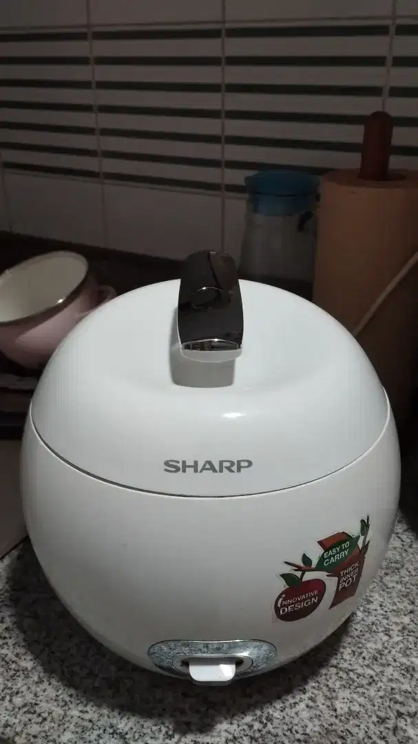 Jual Rice Cooker / Penanak nasi Sharp 0,8 L bekas normal