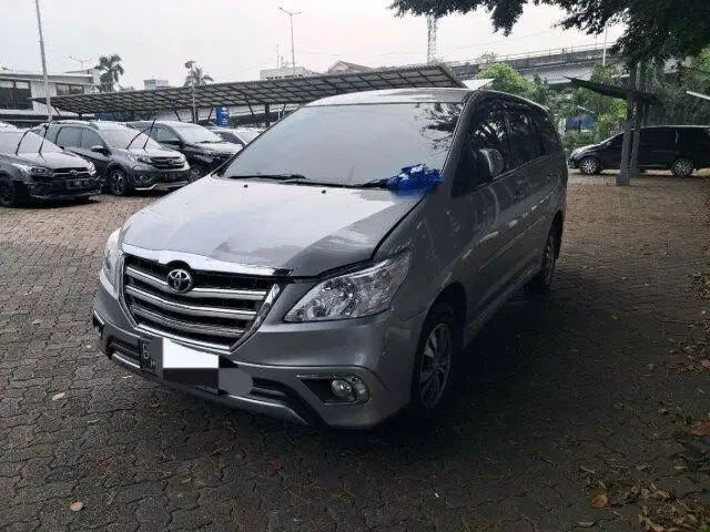 [OLXMOBBI] Low Angs Toyota Kijang Innova 2.0 V Bensin-AT 2015 UYN