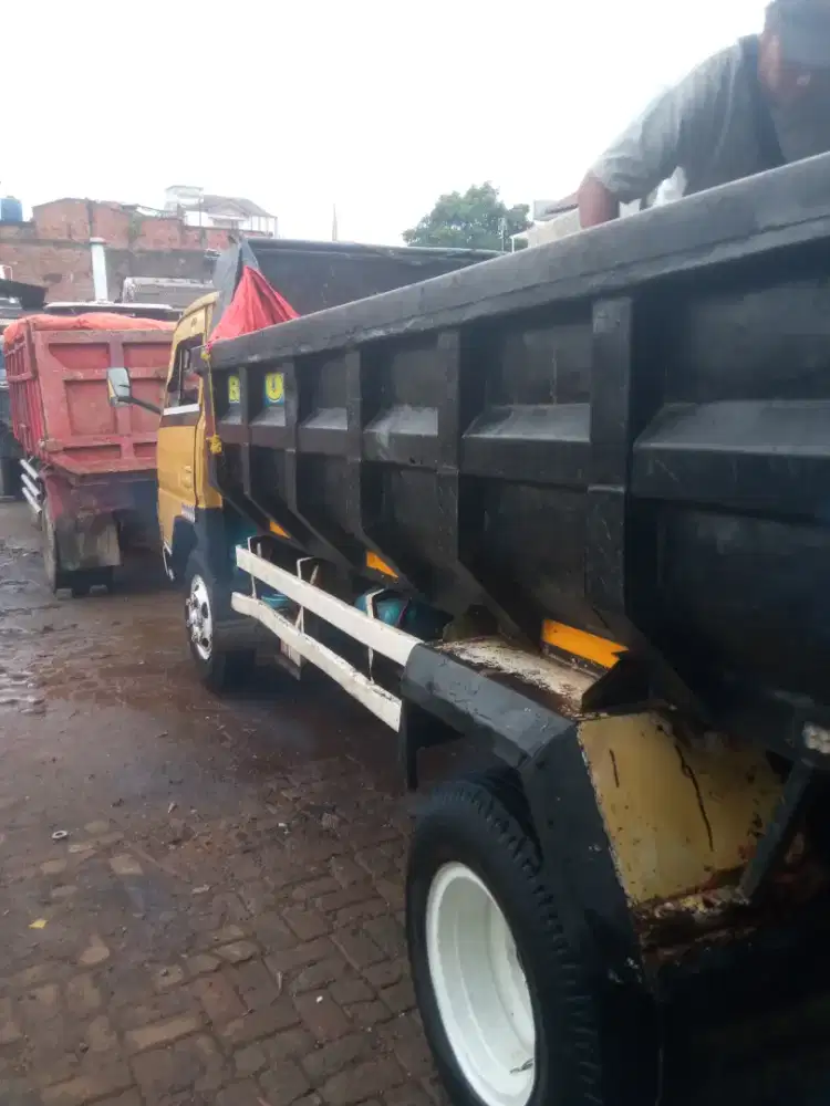 Jasa angkut puing tanah & sampah