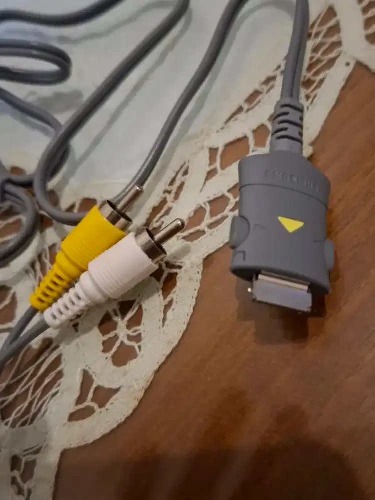 Kabel AV dari camera pocket samsung S600