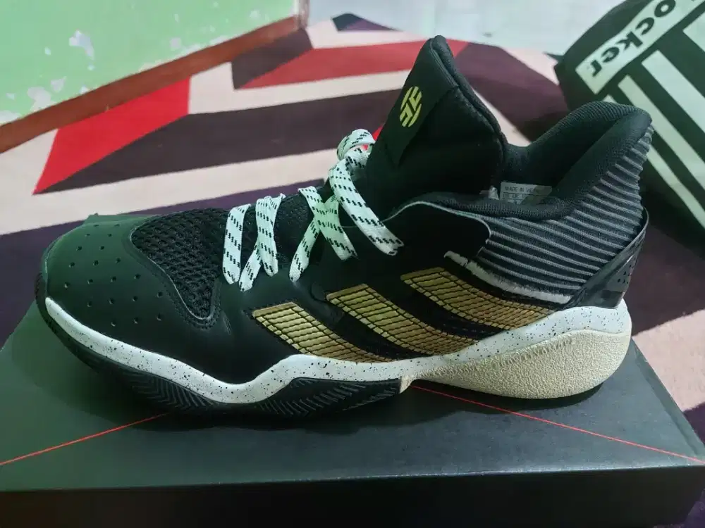 Sepatu Basket Adidas Harden Stepback 3