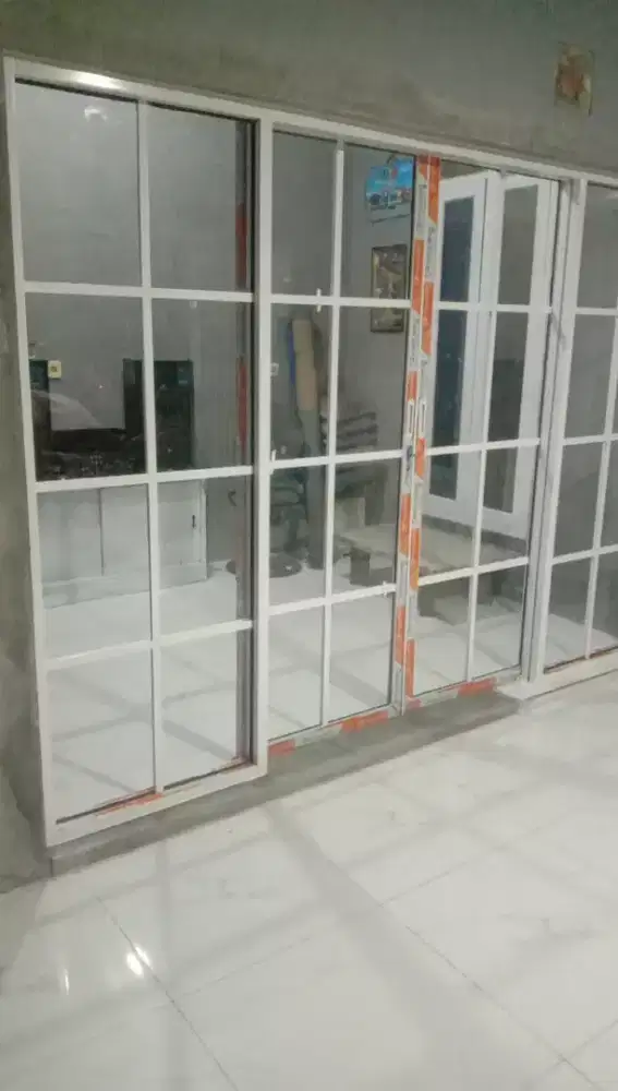 Pintu kaca partisi kaca