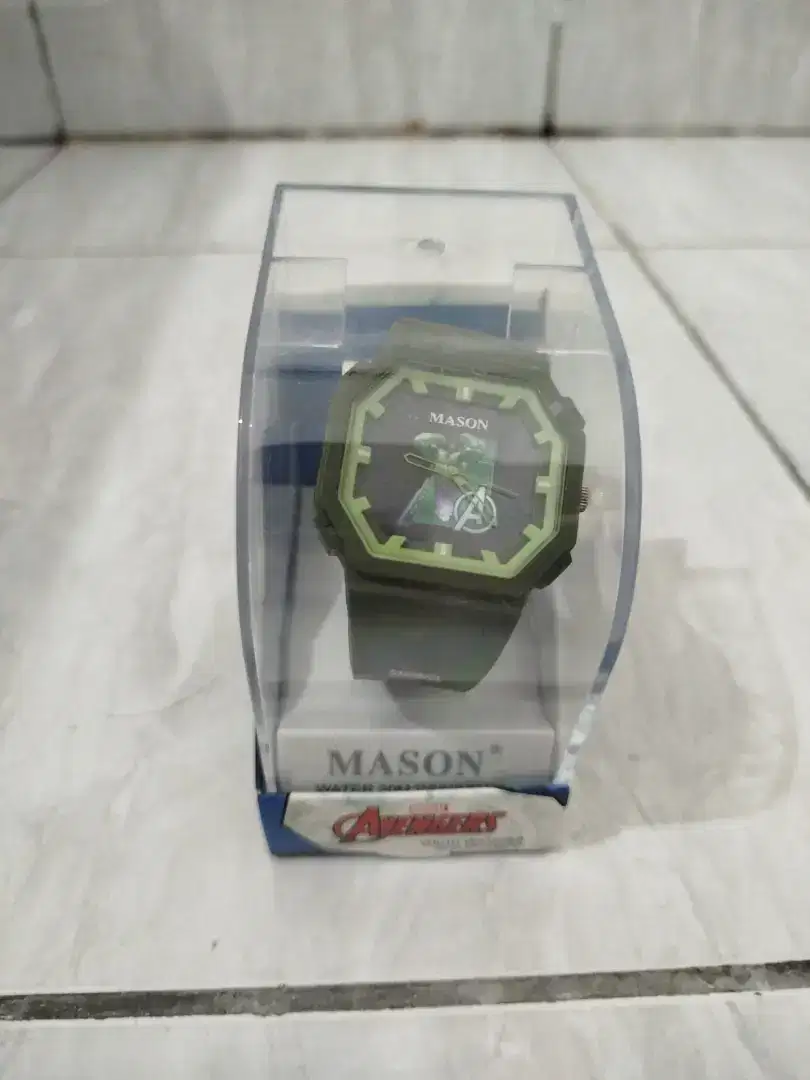 Jam Arloji Edisi Marvel Limited Edition.