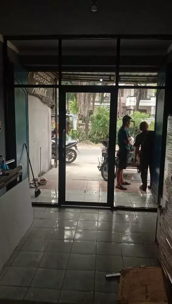 Pintu kaca sekat partisi kaca