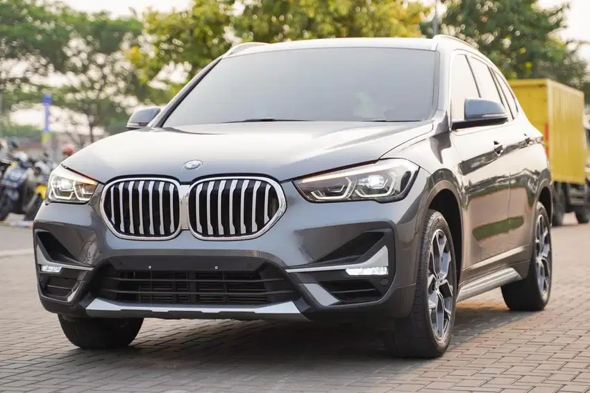 Maknyus! BMW X1 XLine 2021 LCI Facelift Panoramic 320i c200 x3
