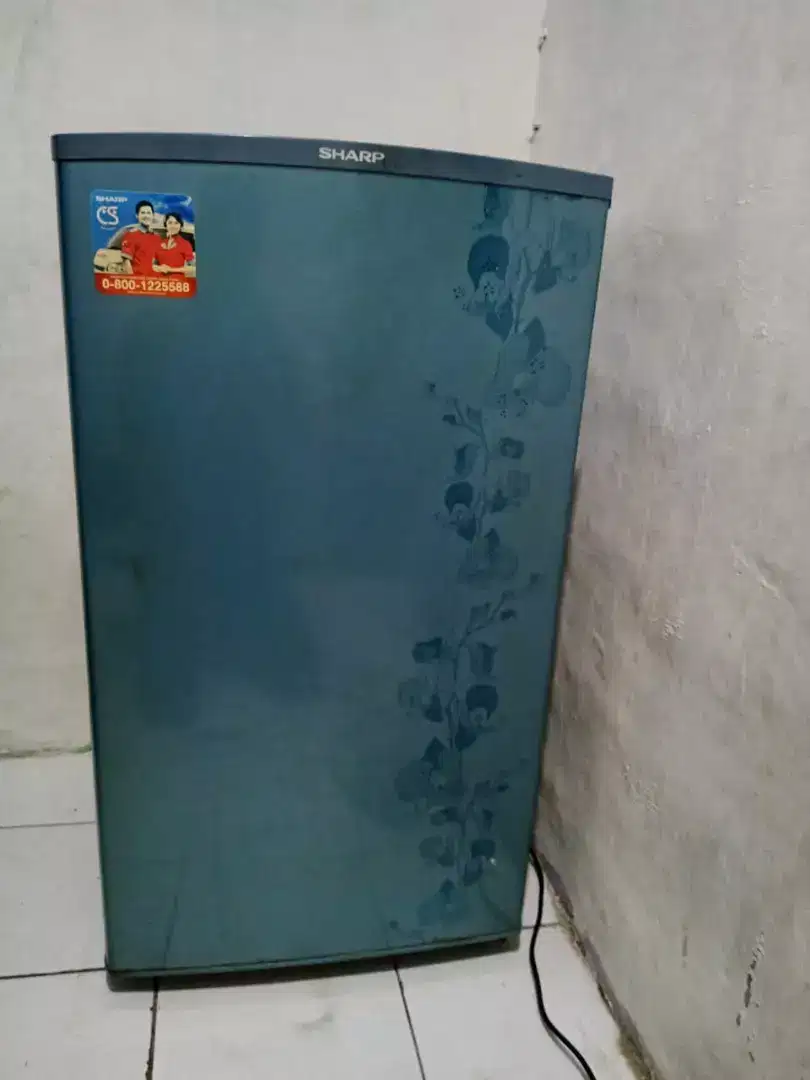 Di jual kulkas Sharp 1 pintu