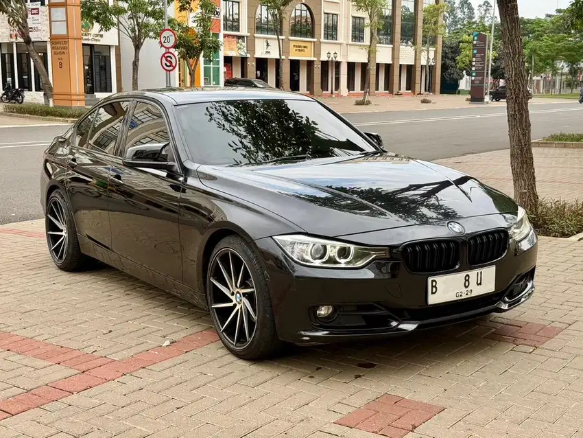 BMW F30 320i Sport 2013