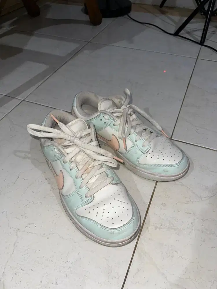 Nike Dunk Low barely green size 39