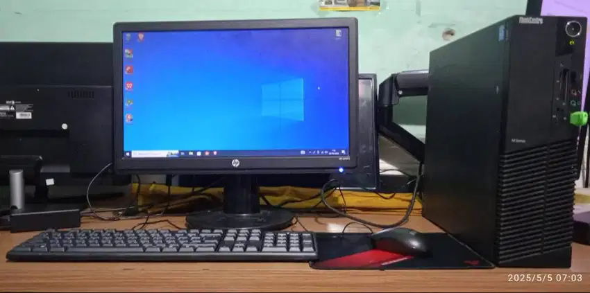 1 Set lengkap, Komputer Intel core i3 + Monitor 19 inch