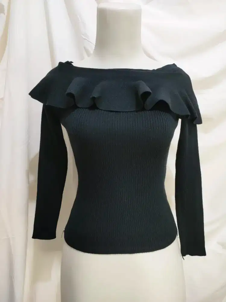 PRELOVED Atasan wanita Hitam