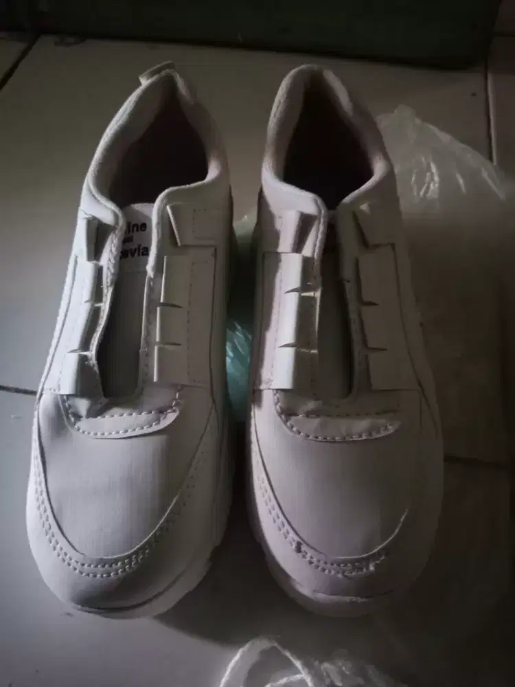 Sepatu Baru size 37.