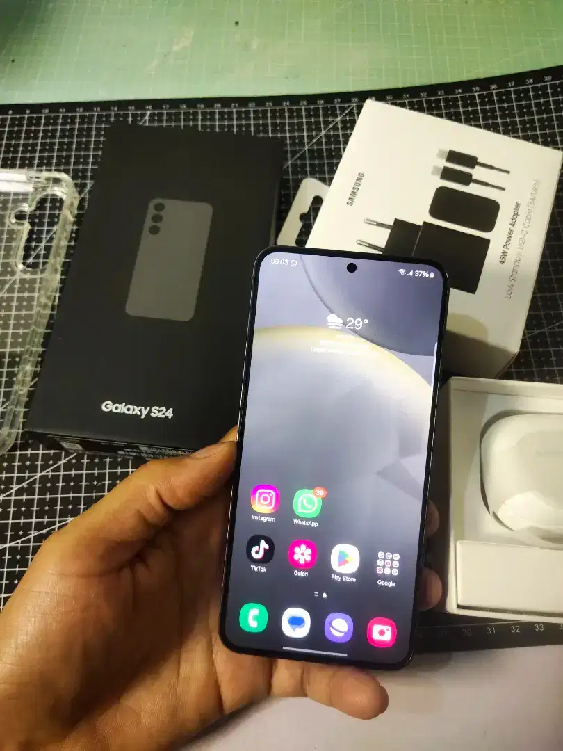 SAMSUNG S24 256GB