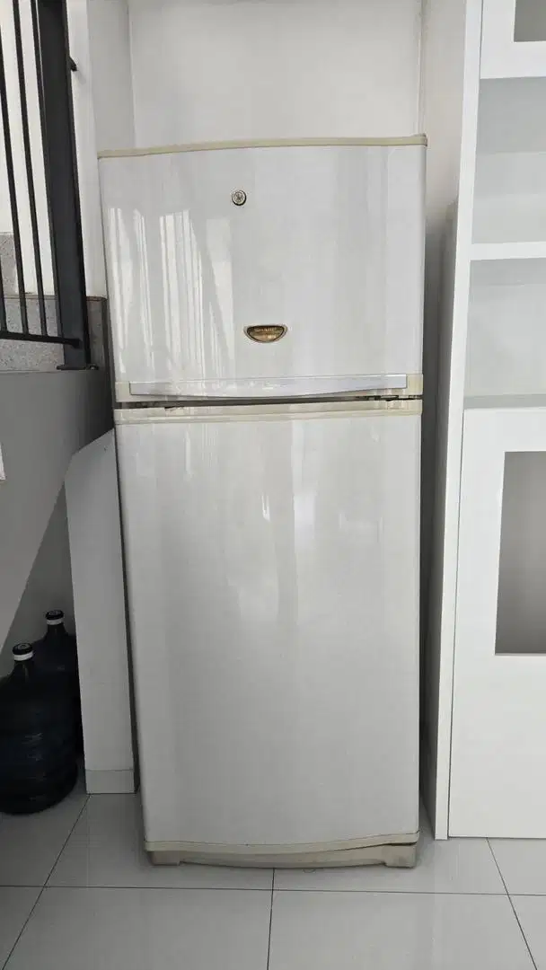 Kulkas 2 pintu Sharp