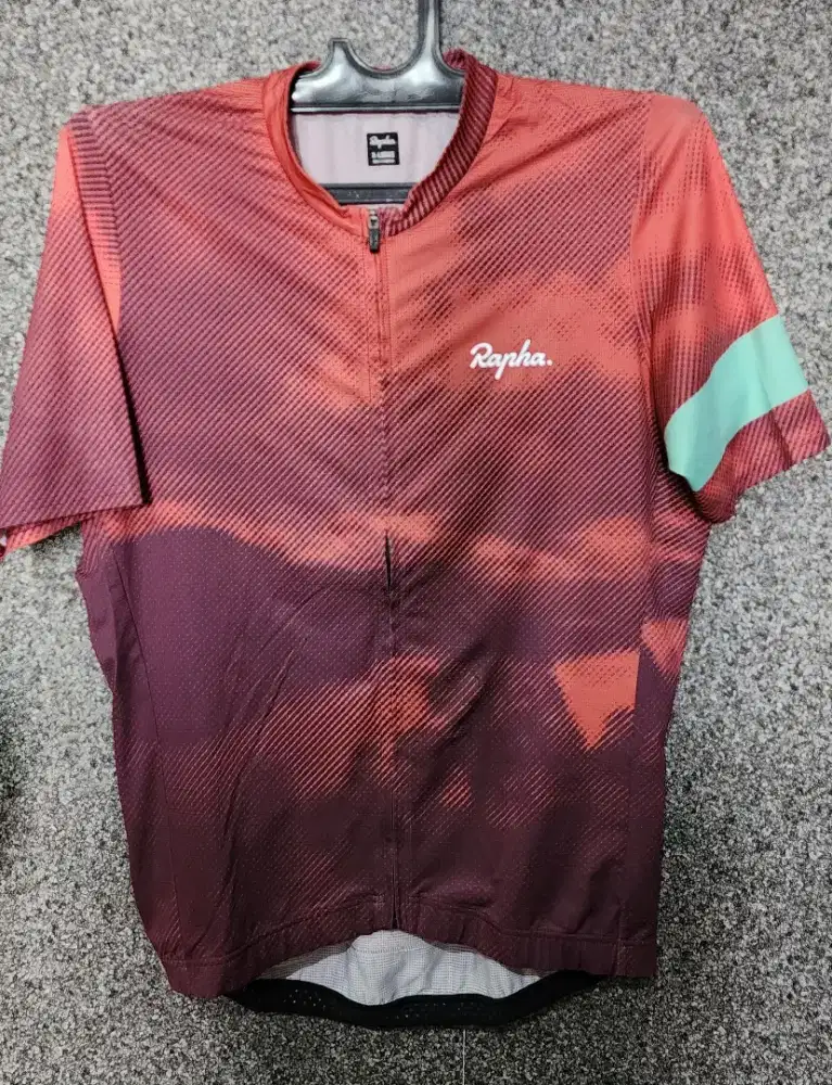 Jersey Rapha Pro original for men. Size XL. 
Kondisi mulus
