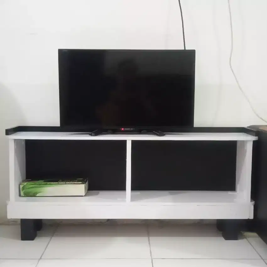 Rak TV minimalis