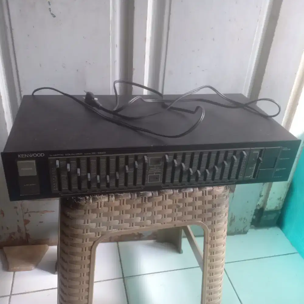 Equaluzer Kenwood ge-100llB 20 chennel cukup mulus