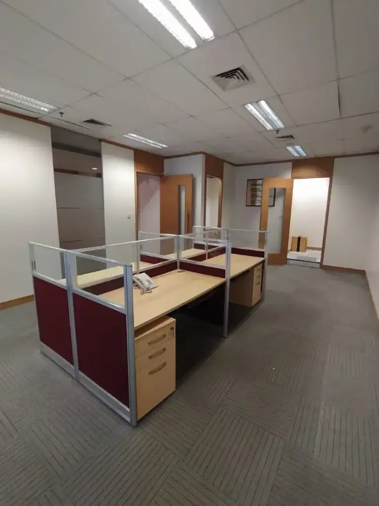 Dijual Cubicle 4 Set + 2 Papan Meja.