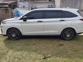 TOYOTA ALL NEW VELOZ 2022 M/T PUTIH LOW KM