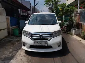 Nissan Serena hws at 2013 Bensin