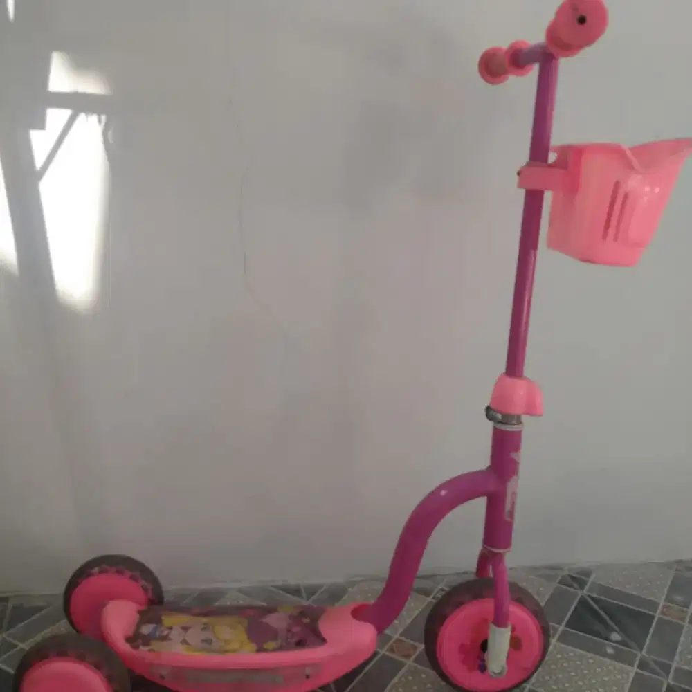 Sepatu roda baru & skuter anak