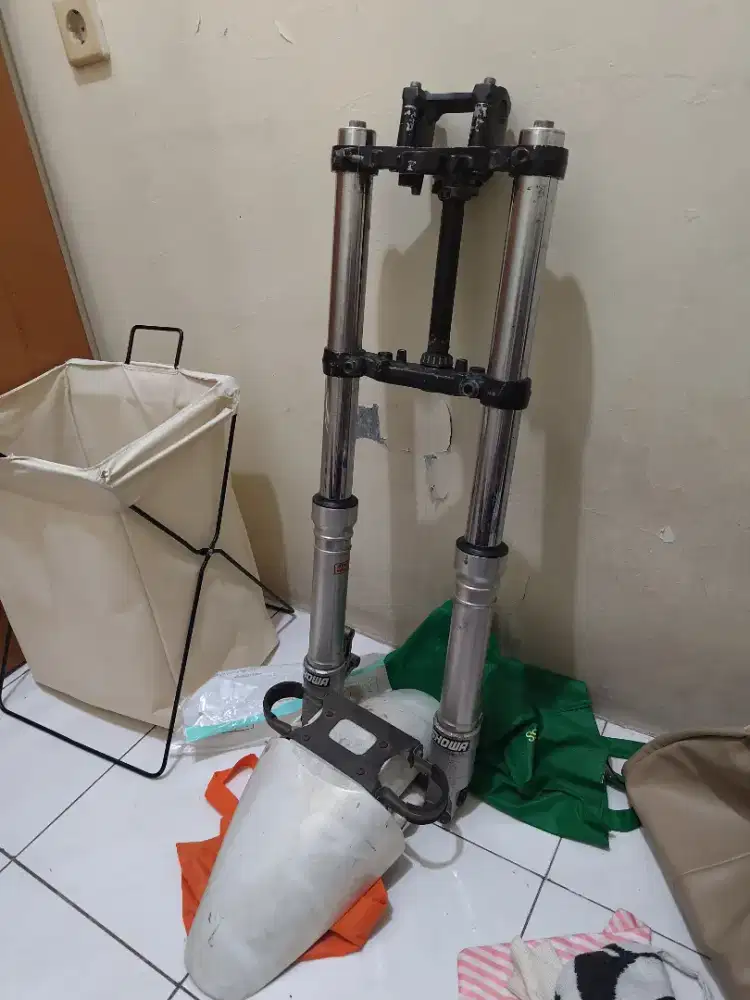 Shock Depan CB 400