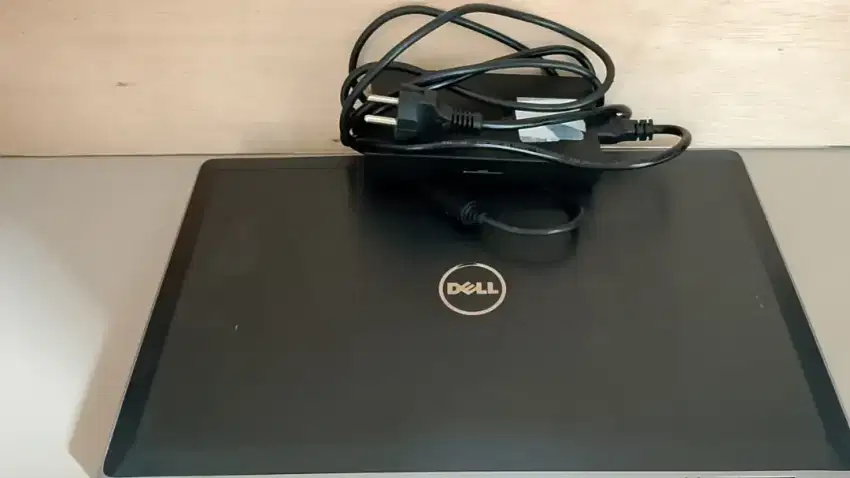 Laptop dell latitude e6520 core i7 dual VGA Nvidia Dan intel