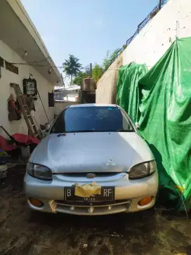 Hyundai Accent 2000 Bensin
