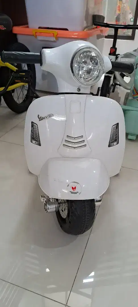 Vespa accu mainan anak