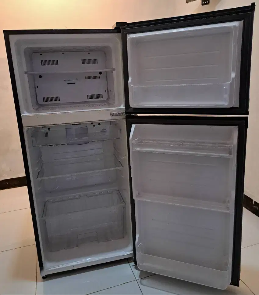 Kulkas SHARP 2 Pintu 172 liter