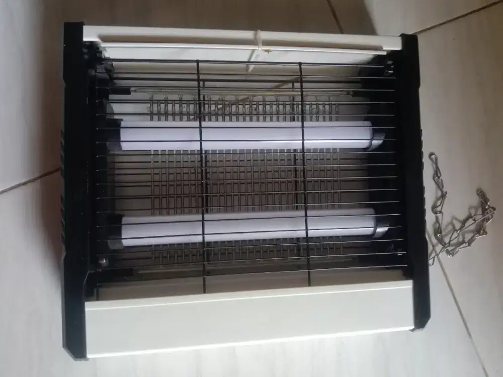 Lampu nyamuk untuk perangkap nyamuk