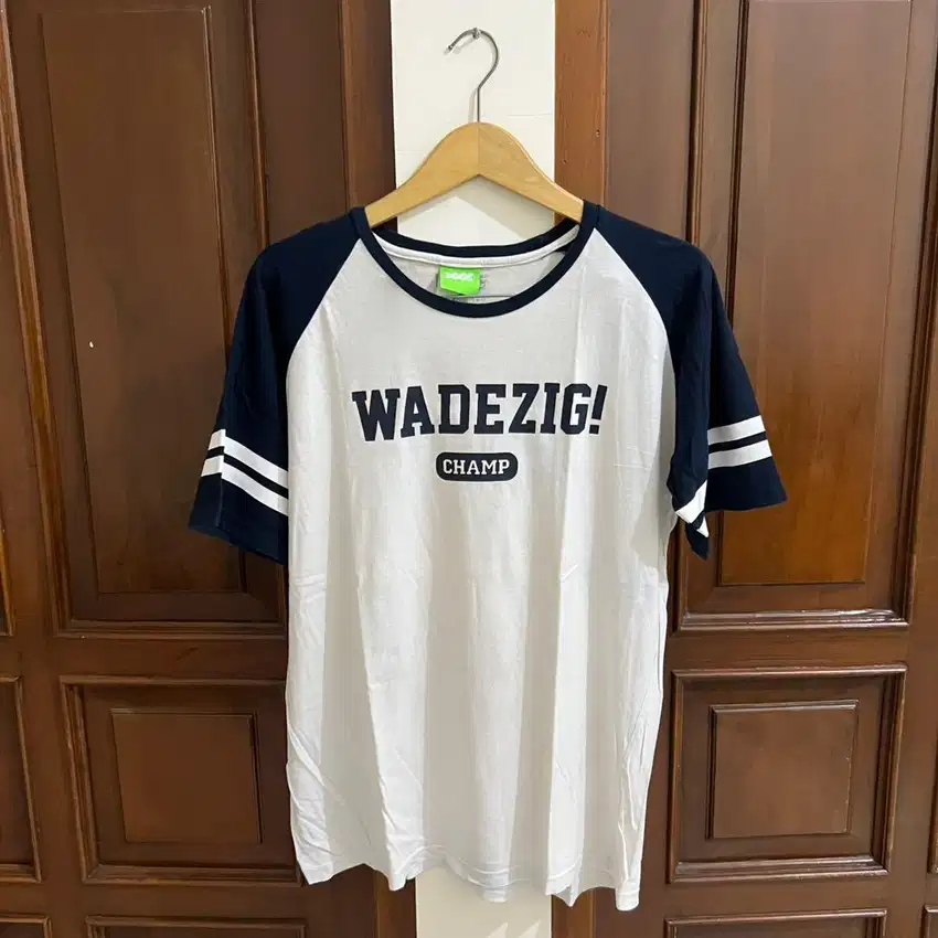 Kaos regular putih wadezig