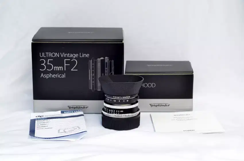 Lensa Voigtlander Ultron 35mm F2 Vintage Line + LH-12 hood, Leica M,