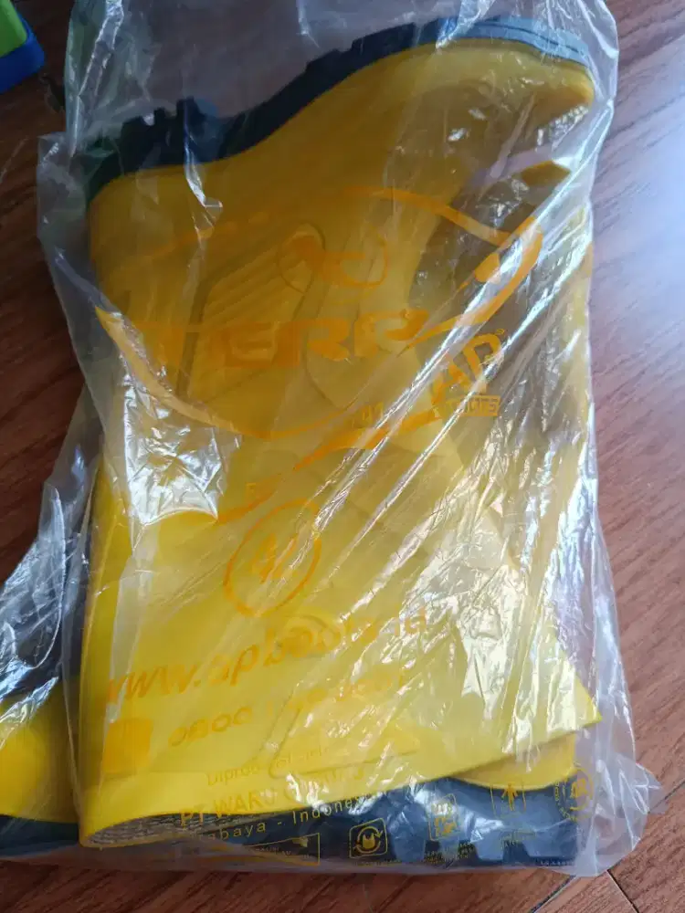 Di jual sepatu boot Terra ECO baru di jual karena kebesaran
