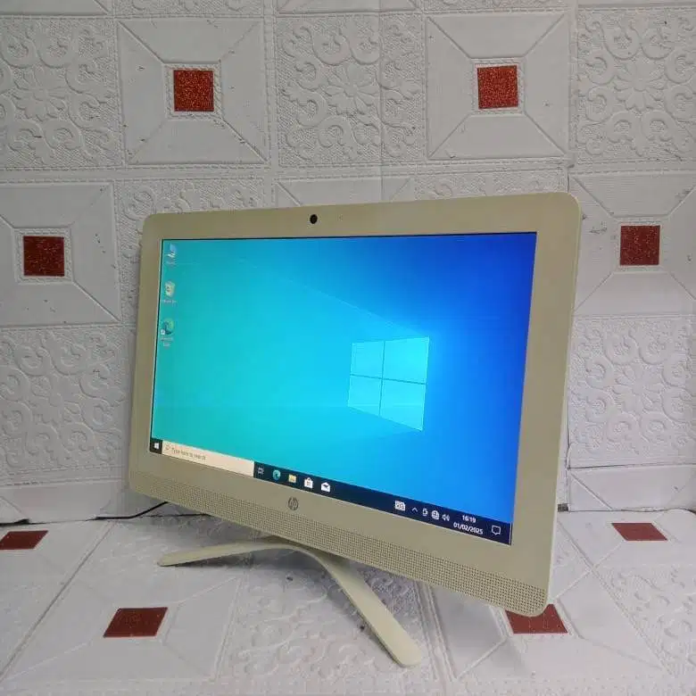 PC ALL IN ONE HP AMD E2-9000 RAM 4GB/SSD 128GB M-ZC