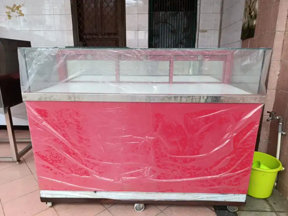 ETALASE KACA/DISPLAY AKSESORIS/MAS