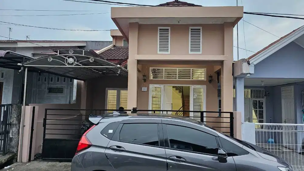 Disewakan rumah minimalis, 1,5 lantai, kamar 4, kamar mandi 2, carport