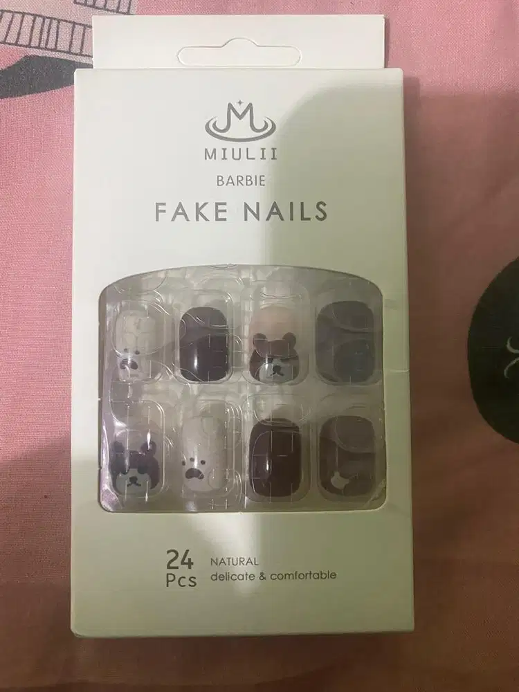 Fake Nails Bear
