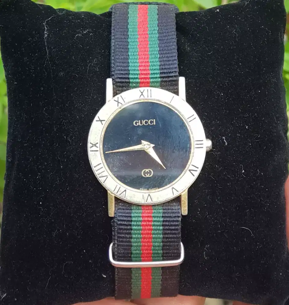 Jam tangan GUCCI Swiss made