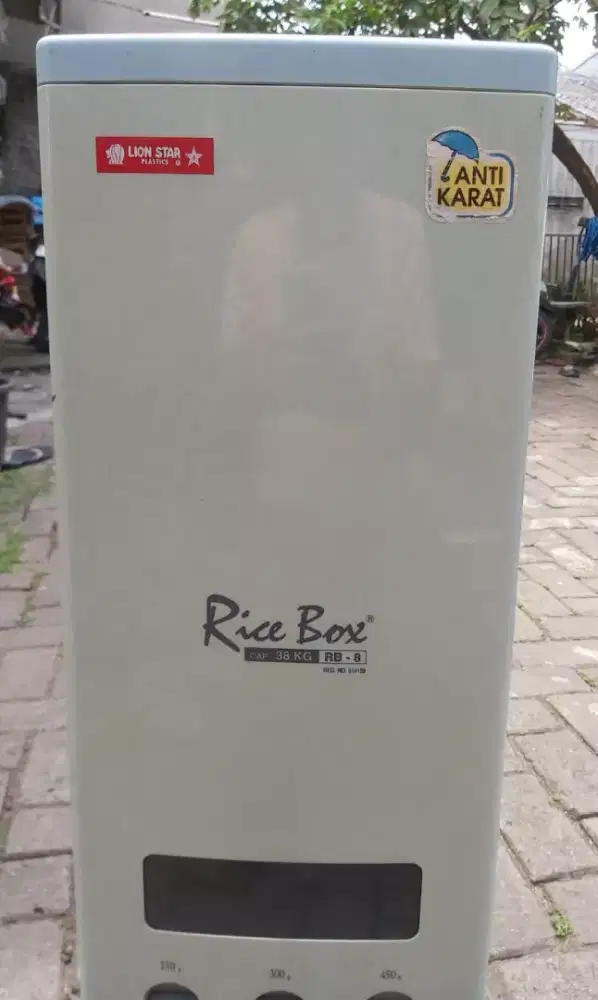 Tempat beras/ Rice Box LION STAR RB-8 kapasitas 38 kg